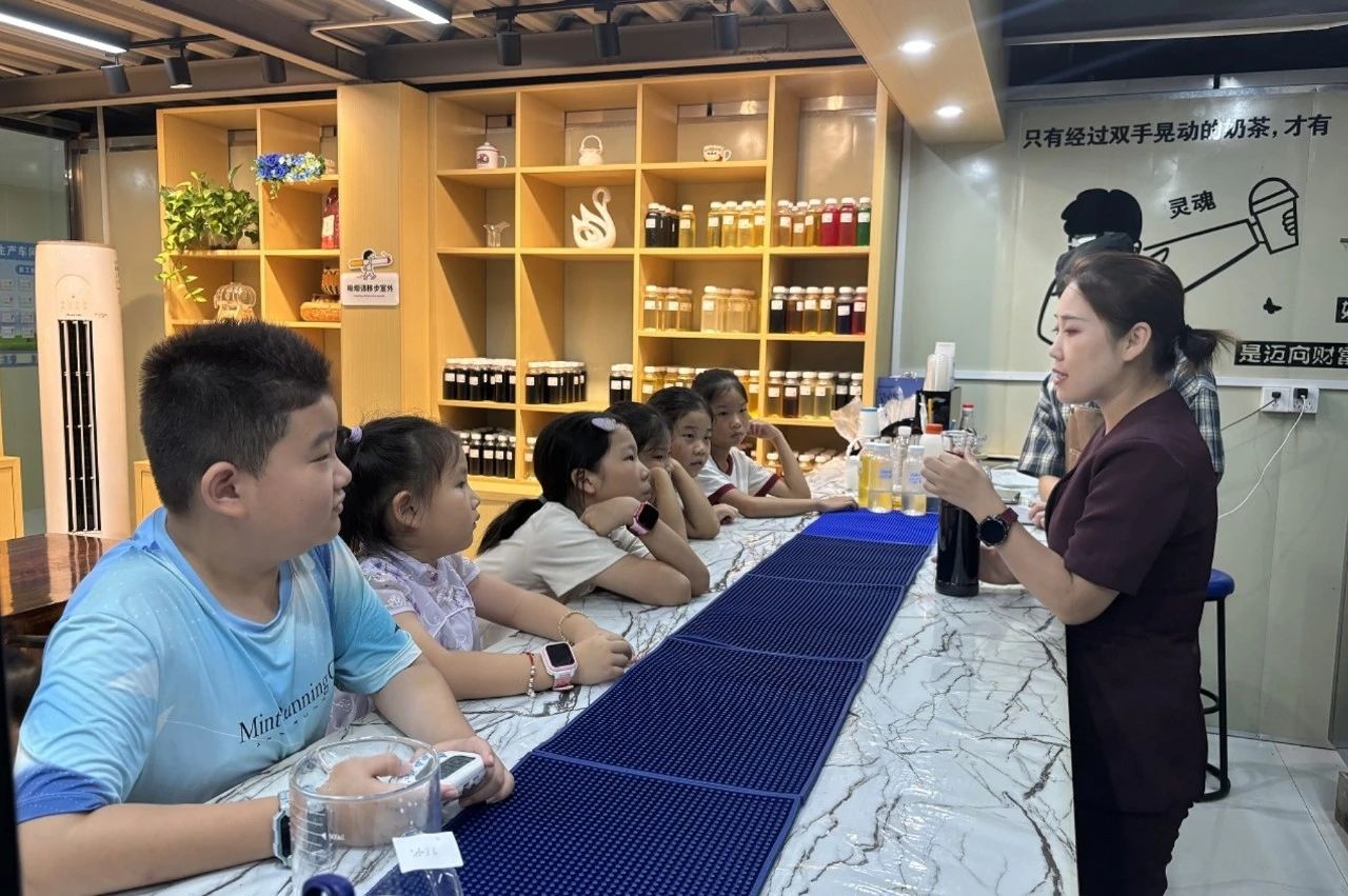  Guangxi Lanfa Biotechnology Co., Ltd. carry out the "Medicine Food Same Source DIY Milk Tea" communication activity